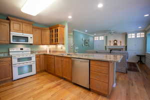 Kitchen - Family Room