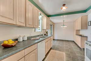 Nice kitchen with ample storage