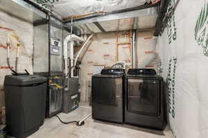 Laundry room with independent washer and dryer