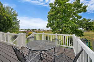 Oversized deck to enjoy the outdoors!