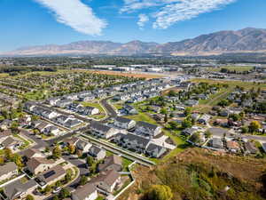 Bird's eye view with a mountain view