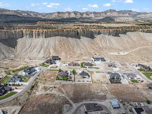 Drone / aerial view featuring a mountain view