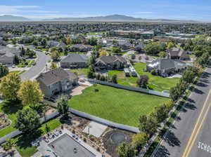 Aerial view with a mountain view