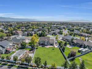 Drone / aerial view featuring a mountain view