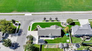 Birds eye view of property