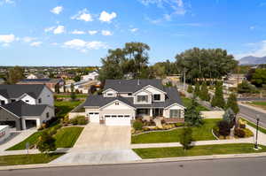 Drone / aerial view featuring a mountain view