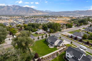 Bird's eye view featuring a mountain view