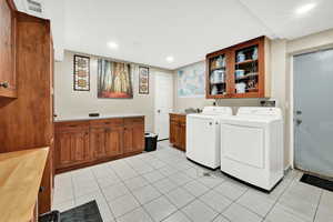 Huge Laundry/Mud Room