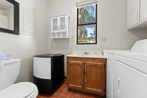 1/2 Bath & laundry room