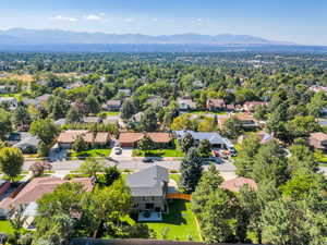 Drone / aerial view featuring a mountain view