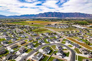 Bird's eye view with a mountain view