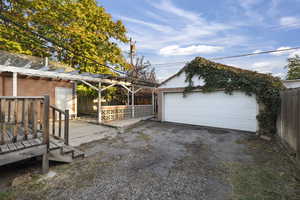 2 car garage & outdoor patio