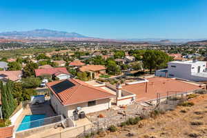 Bird's eye view with a mountain view