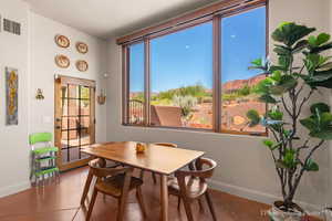 Dining area off the lanai