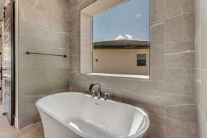 Ensuite Soaking TuB