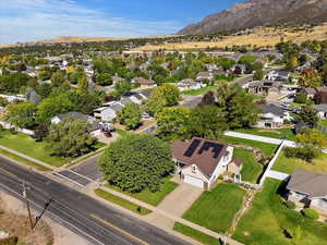 Bird's eye view featuring a mountain view