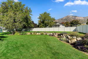 View of yard featuring a mountain view