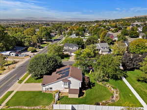 Bird's eye view featuring a mountain view