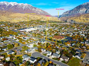 Bird's eye view featuring a mountain view