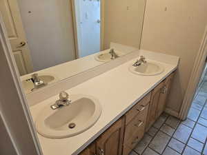 Hallway Bathroom upstairs