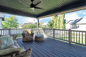 Deck with ceiling fan