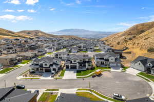 Bird's eye view featuring a mountain view