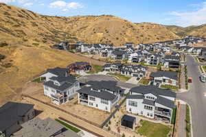 Drone / aerial view featuring a mountain view