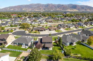 Aerial view with a mountain view