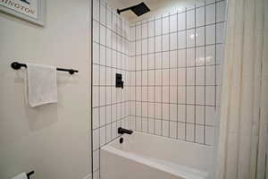 Guest Bathroom Shower/Tub Combo