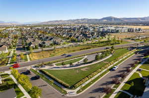 Bird's eye view with a mountain view