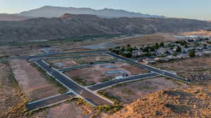 Aerial view with a mountain view