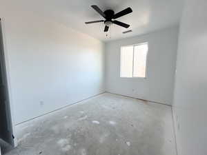 Unfurnished room with ceiling fan