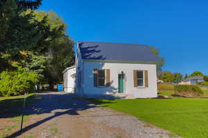 View of front of home with a front lawn