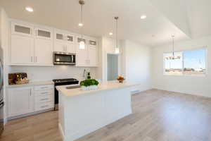 Open and Bright Kitchen and Dinning