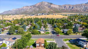 Bird's eye view with a mountain view