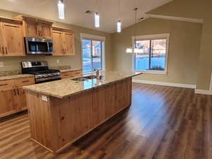 Breakfast bar in kitchen, dining area