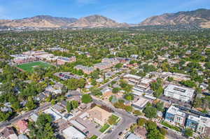 Bird's eye view with a mountain view