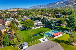 Bird's eye view with a mountain view