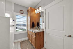 Main ensuite w/curbless walk-in shower