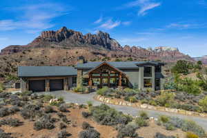 Contemporary house with a garage and a mountain view