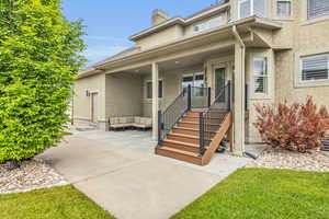 Entrance to property with a yard