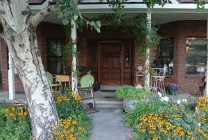 Property entrance with a porch