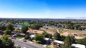 Aerial view with a mountain view