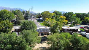 Aerial view with a mountain view