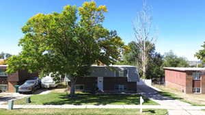 View of front of home featuring a front yard