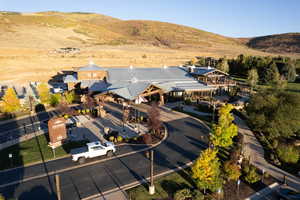 Aerial view with a mountain view