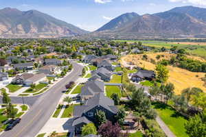 Drone / aerial view featuring a mountain view