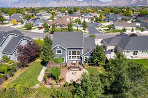 Aerial view with a mountain view