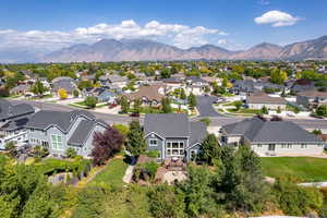 Bird's eye view with a mountain view