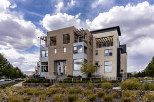 These uniquely planned castle-like townhomes are built by Sego, who is known for innovative roof decks and for maximizing homeowners’ quality of life by strategically minimizing sharing walls and staggering decks for maximum views.